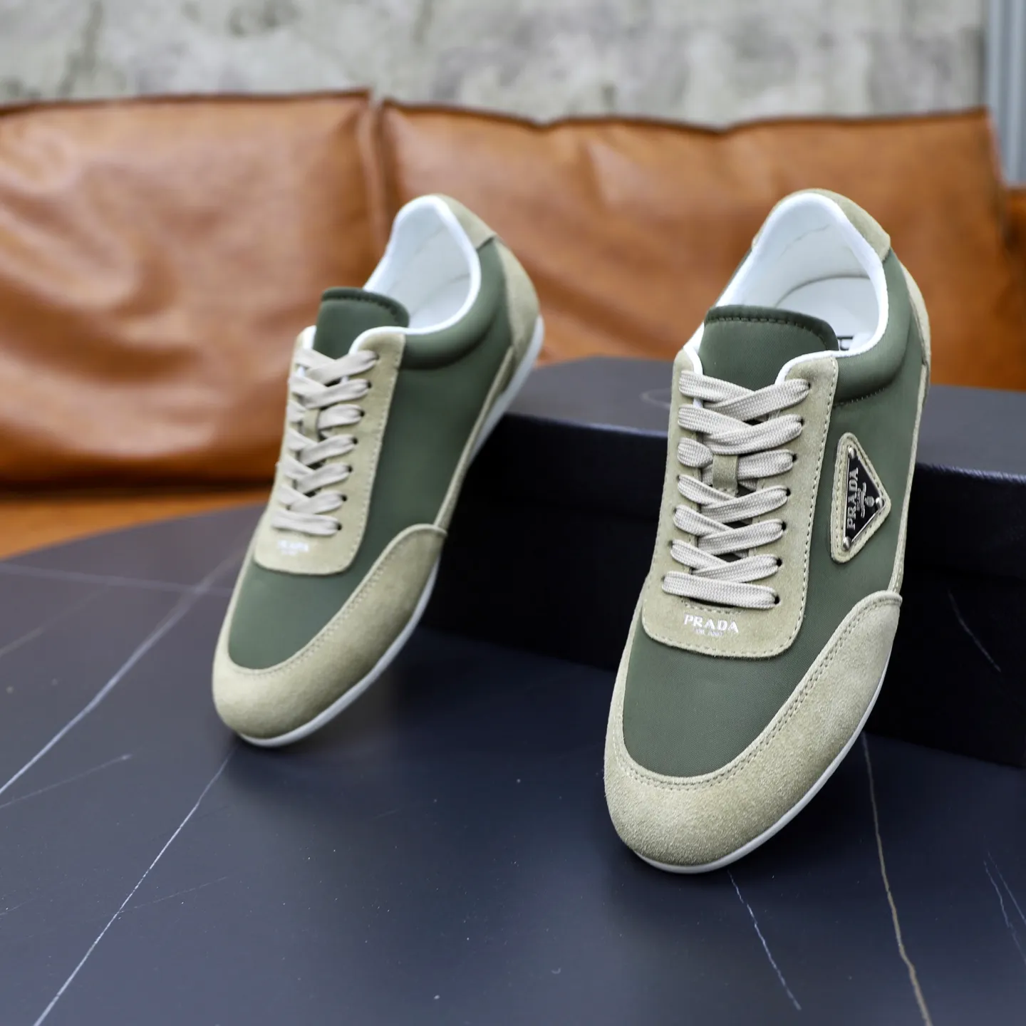Men's shoes: 440💰🙅‍♂️🙅‍♂️🙅‍♂️ Brand: PRADA Standard code: 38–44 (45 can be customized) Level: Same as the official website Material: Original fabric Comfortable and breathable lining Lightweight and wear-resistant outsole Style category: Men's fashionable casual shoes and boots Running sneakers Distinguished luxury brand elements Top luxury Color: actual picture color
